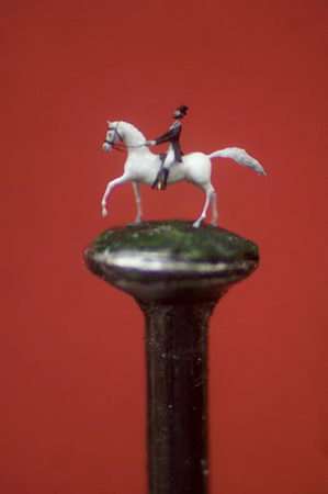 micro sculpture horse