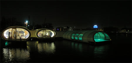 floating swimming pool